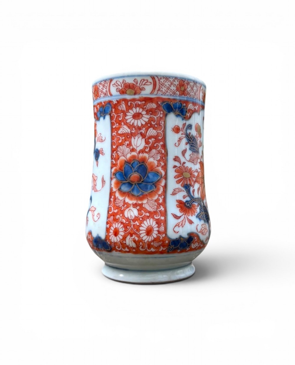 Chinese porcelain Imari mug, c. 1730. View II