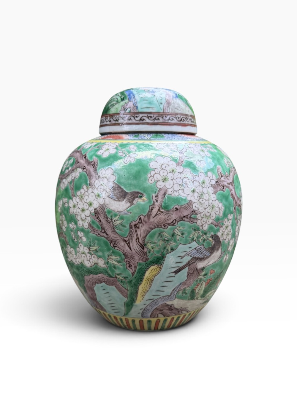 Chinese porcelain ginger jar & cover, 19th Century.