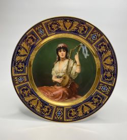 VIENNA PORCELAIN DISH THAMA HUTSCHENREUTER C 1900