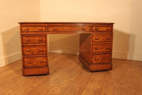 Oak Victorian Pedestal Desk