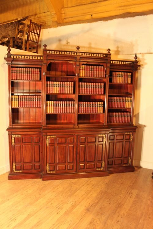 Superb Arts and Crafts Breakfront Bookcase