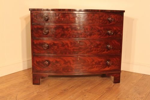 Early Victorian Bow Chest of Drawers