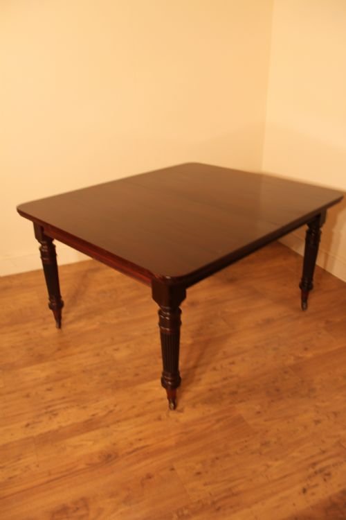 Victorian Mahogany 2 Leaf Extending Table