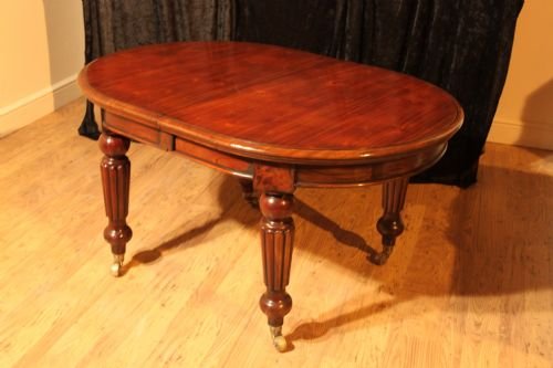 Victorian Mahogany Extending Dining Table