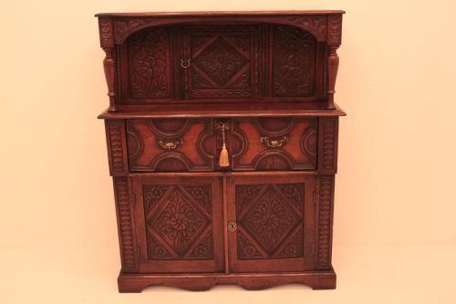 Georgian Carved Oak Court Cupboard