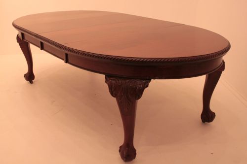 Mahogany Chippendale Style 2 Leaf Extending Diniing Table