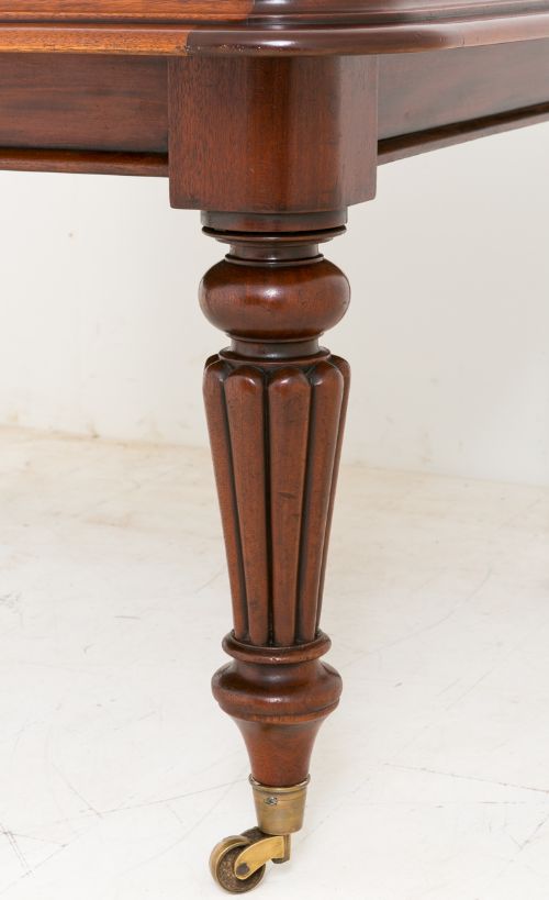 fig 1. Early Victorian Mahogany Extending Dining Table