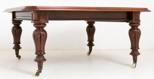 fig 1. Superb Quality early Victorian Mahogany Extending Dining Table