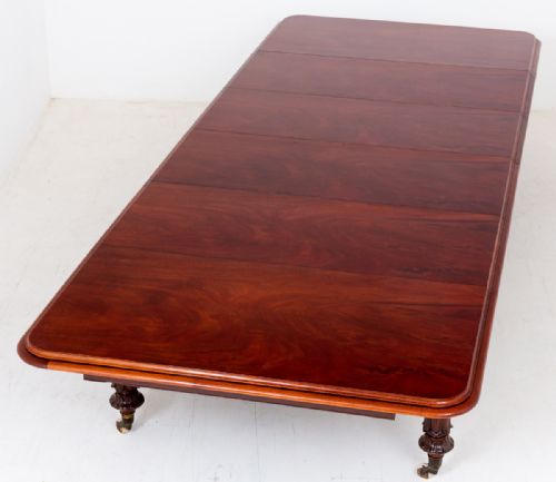 Superb Quality Early Victorian Mahogany Extending Dining Table