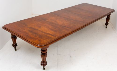 Early Victorian Mahogany Extending Dining Table