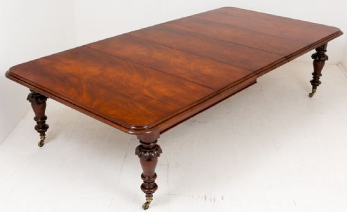 Mid Victorian Mahogany Extending Dining Table.