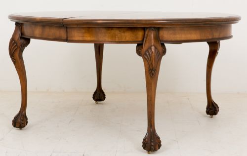 fig 1. Late Victorian Walnut Extending Dining Table