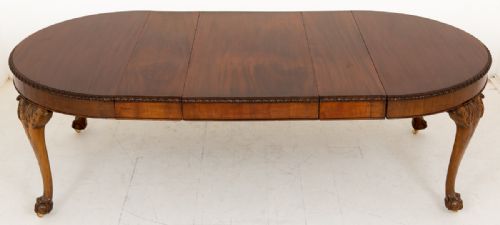 Late Victorian Mahogany Extending Dining Table.
