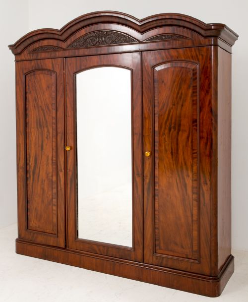 Mahogany 3 Door Gentlemans Wardrobe