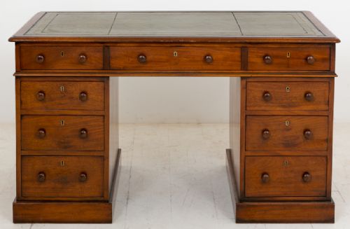 Victorian Mahogany Pedestal Kneehole Desk