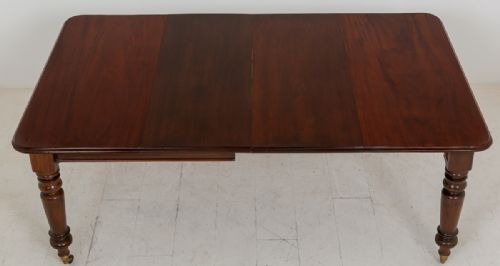 Mid Victorian Mahogany Extending Dining Table
