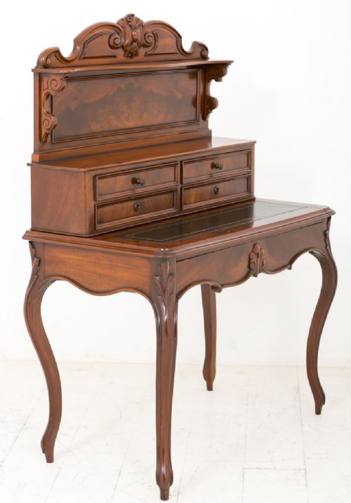 Pretty Mahogany French Bonheur Du Jour