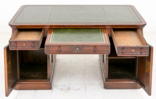 fig 1. Mid Victorian Partners Desk