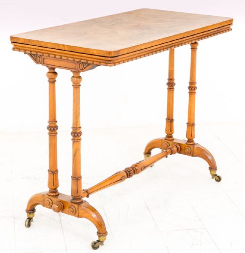 William IV Walnut Stretcher Table