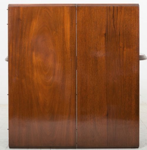 fig 1. Victorian Mahogany Extending Dining Table