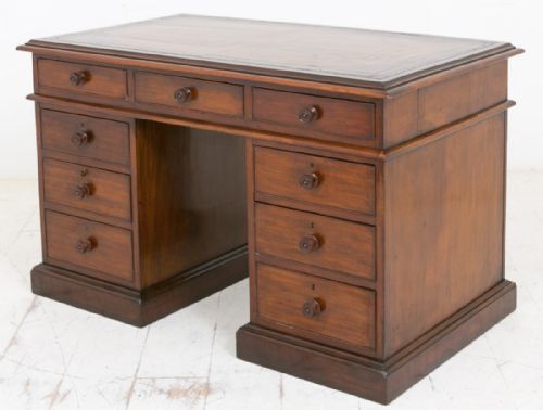 VICTORIAN MAHOGANY PEDESTAL DESK - ADDITIONAL PHOTO 2