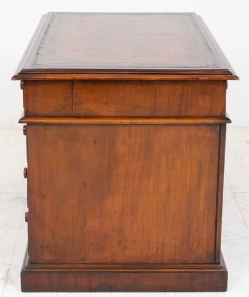 VICTORIAN MAHOGANY PEDESTAL DESK - ADDITIONAL PHOTO 4