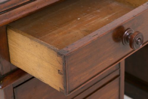 VICTORIAN MAHOGANY PEDESTAL DESK - ADDITIONAL PHOTO 6