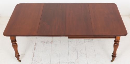 Mid Victorian Mahogany Extending Dining Table