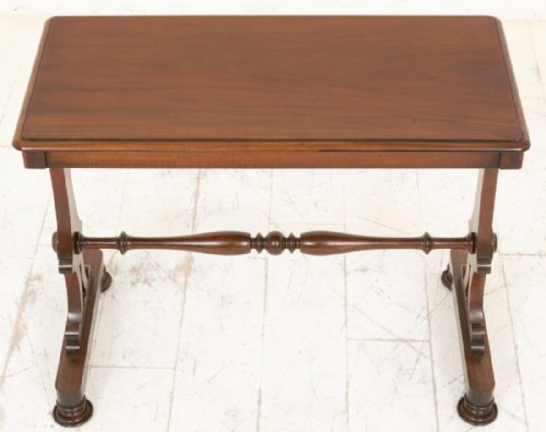 EARLY VICTORIAN CENTRE TABLE