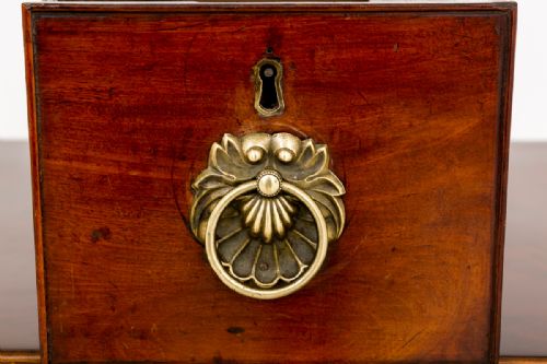 GEORGIAN MAHOGANY KNEEHOLE DESK - ADDITIONAL PHOTO 3