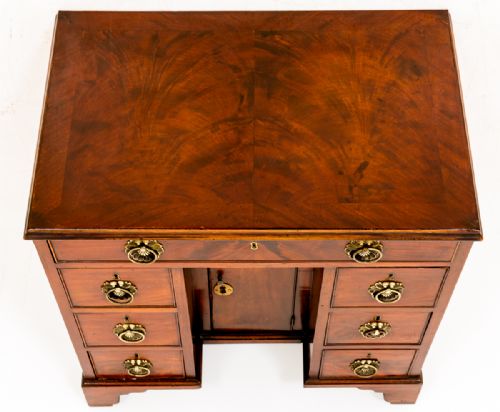 GEORGIAN MAHOGANY KNEEHOLE DESK - ADDITIONAL PHOTO 6
