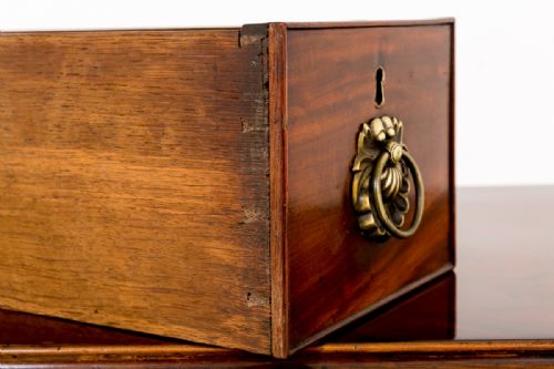 GEORGIAN MAHOGANY KNEEHOLE DESK - ADDITIONAL PHOTO 7