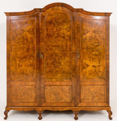 Fabulous Quality Walnut 3 Door Wardrobe