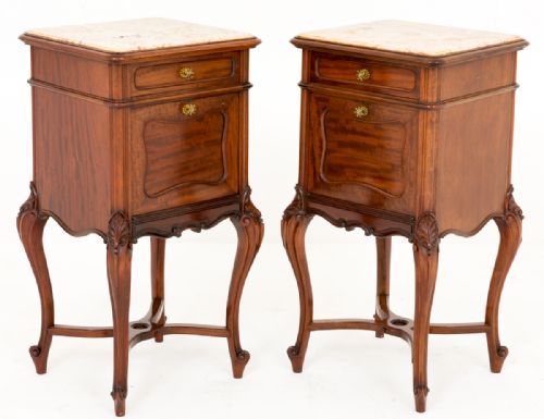 Superb Quality Pair of French Mahogany Bedside Cabinets
