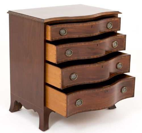 MAHOGANY SERPENTINE CHEST OF DRAWERS - ADDITIONAL PHOTO 5