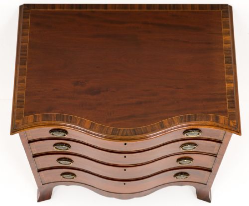 MAHOGANY SERPENTINE CHEST OF DRAWERS - ADDITIONAL PHOTO 9