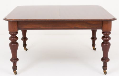 fig 1. Mahogany 3 Leaf Extending Dining Table