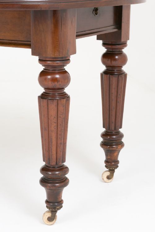fig 1. William IV Mahogany Circular Extending Dining Table