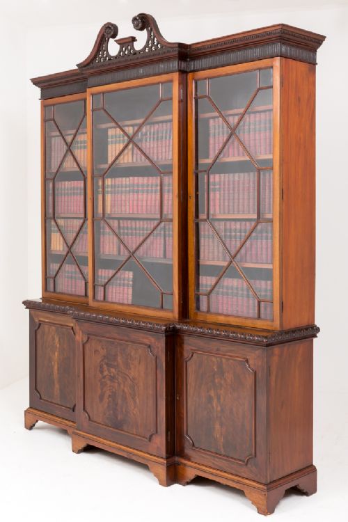 Excellent Quality Mahogany Breakfront Bookcase