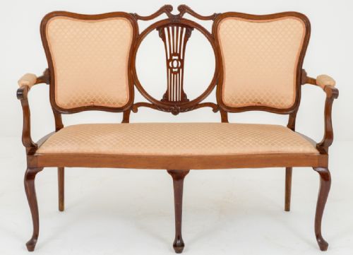 Very Elegant Victorian Mahogany Loveseat