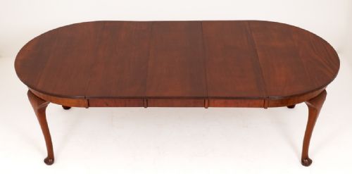 fig 1. Victorian Mahogany Extending Dining Table
