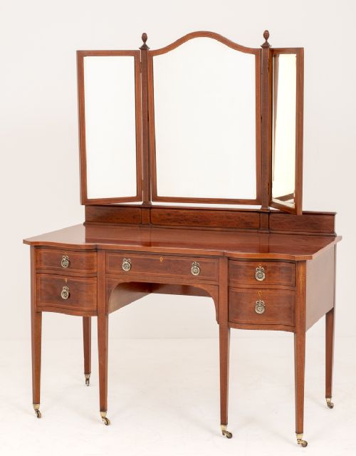 Superb Quality Mahogany Sheraton Revival Dressing Table