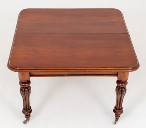 fig 1. Early Victorian Mahogany Extending Dining Table