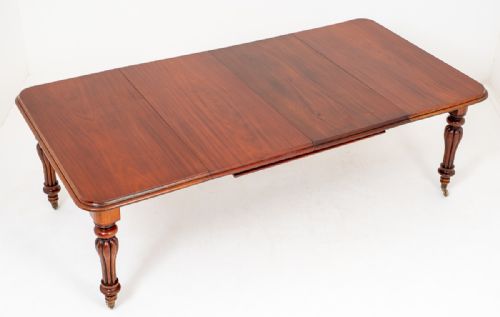 Early Victorian Mahogany Extending Dining Table