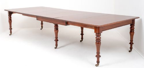 Early Victorian Mahogany Extending Dining Table