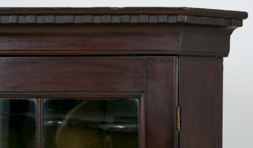 GEORGE II MAHOGANY GLAZED CORNER CABINET - ADDITIONAL PHOTO 2