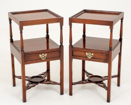 Pretty Pair of Mahogany Bedsides / End Tables