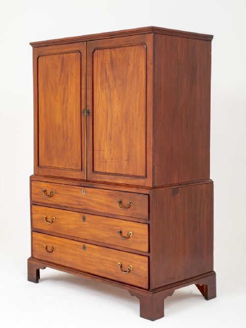 Regency Mahogany Gentleman's Linen Press