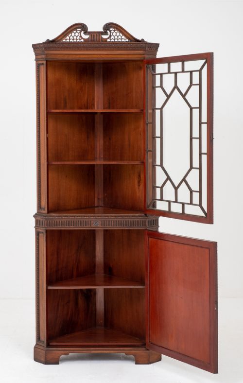 fig 1. Outstanding Quality Chippendale Style Corner Cabinet