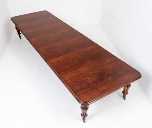 Superb William IV Mahogany Extending Dining Table